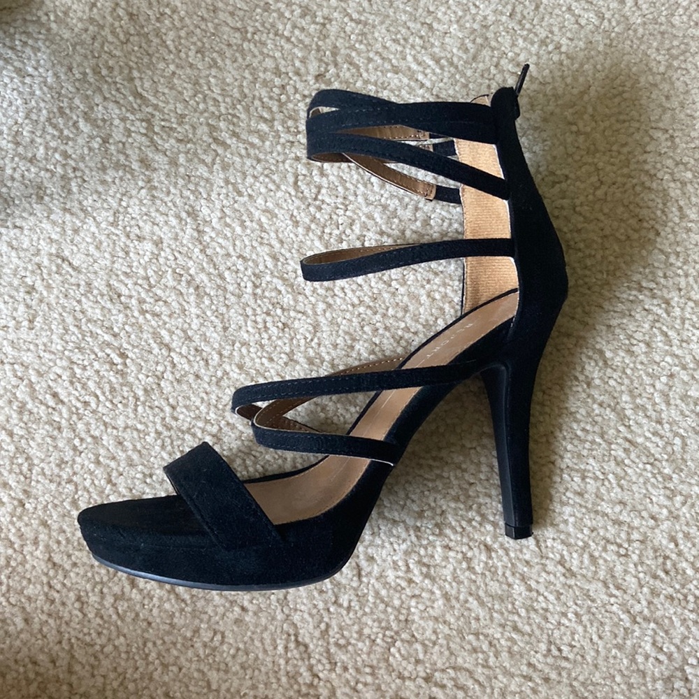 Report- black strapped heel- 3.5 inch heel